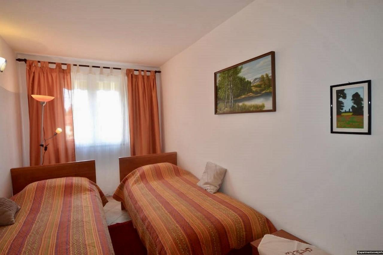Apartment Dana Rovigno Esterno foto