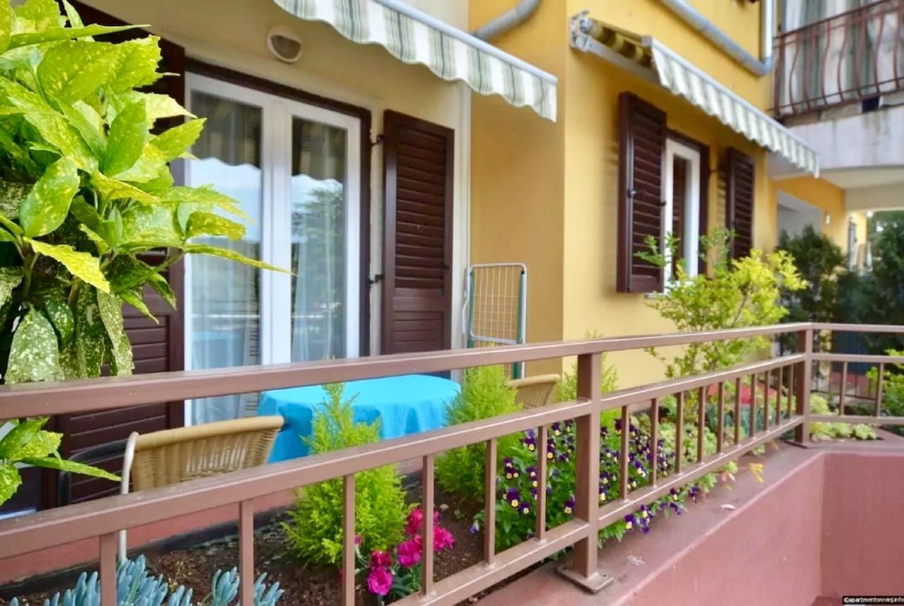 Apartment Dana Rovigno Esterno foto