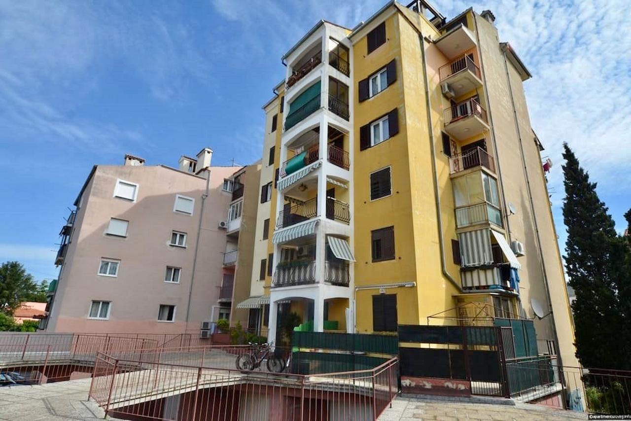 Apartment Dana Rovigno Esterno foto