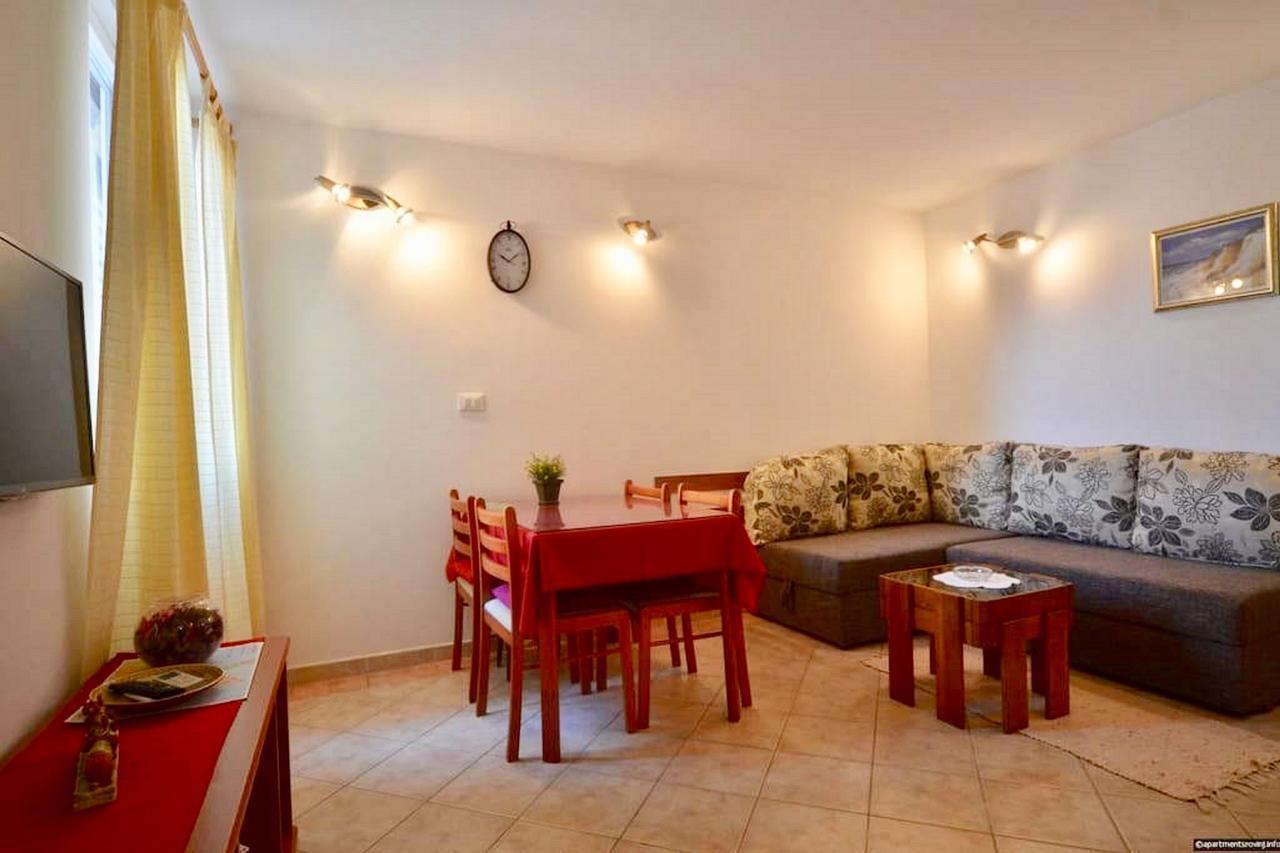Apartment Dana Rovigno Esterno foto